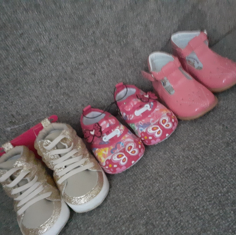 Girl shoes